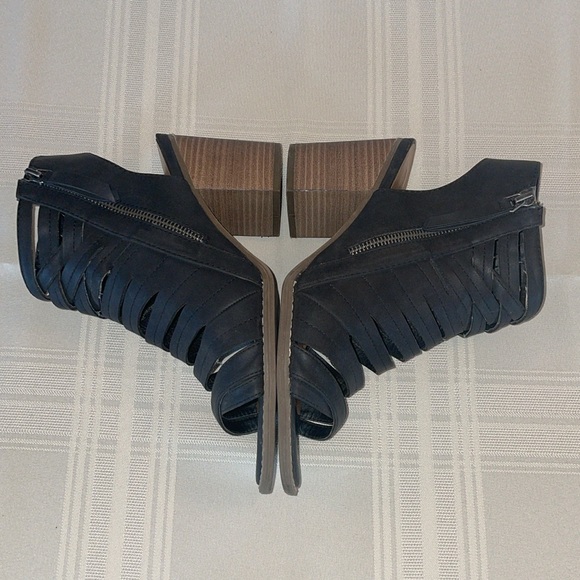 Universal Thread Black Cage Side Zip Booties w/Chunky Block Heel - Size 8.5 Wide - Picture 5 of 13